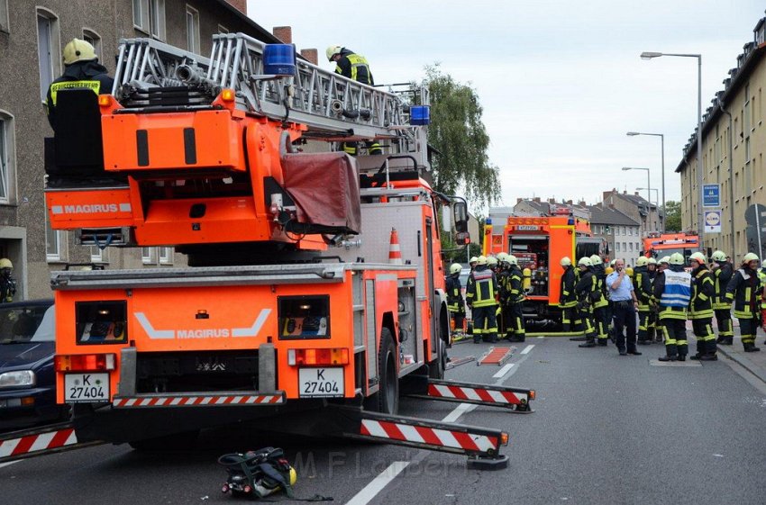 Feuer 2 Koeln Ehrenfeld Liebigstr P29.jpg